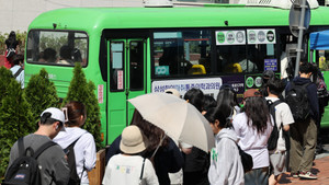 '재정 확대' <b>서울 마을버스</b> 운송사 강경대응 <b>보류</b>