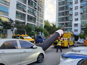 <b>남양주 아파트</b> 지하주차장서 불…전기·통신 끊겨